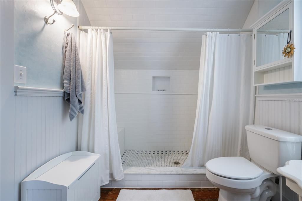 For Sale: $470,000 (3 beds, 2 baths, 2439 Square Feet)