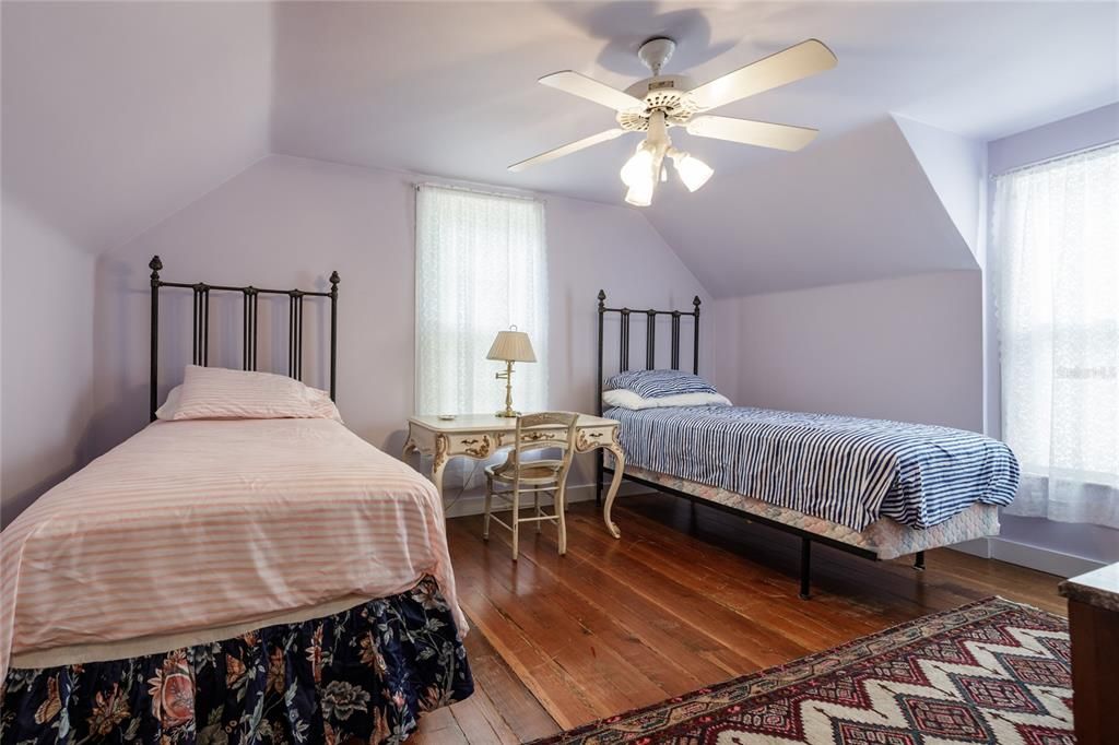 For Sale: $470,000 (3 beds, 2 baths, 2439 Square Feet)