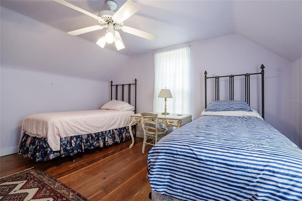 For Sale: $470,000 (3 beds, 2 baths, 2439 Square Feet)