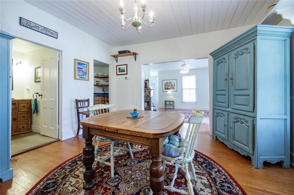 For Sale: $470,000 (3 beds, 2 baths, 2439 Square Feet)