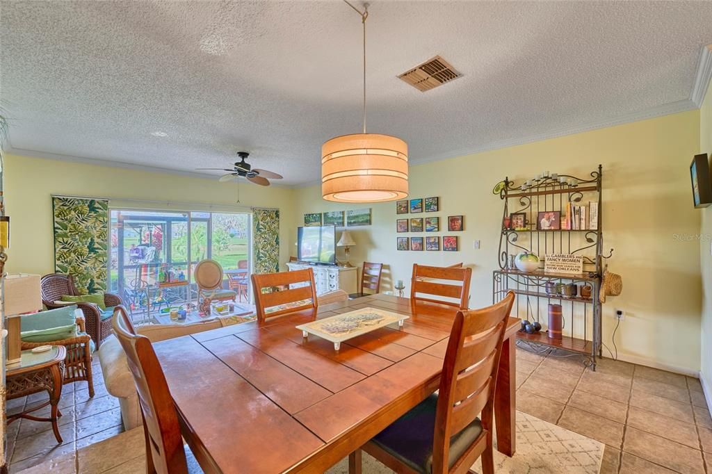 待售: $159,900 (2 贝兹, 2 浴室, 1136 平方英尺)