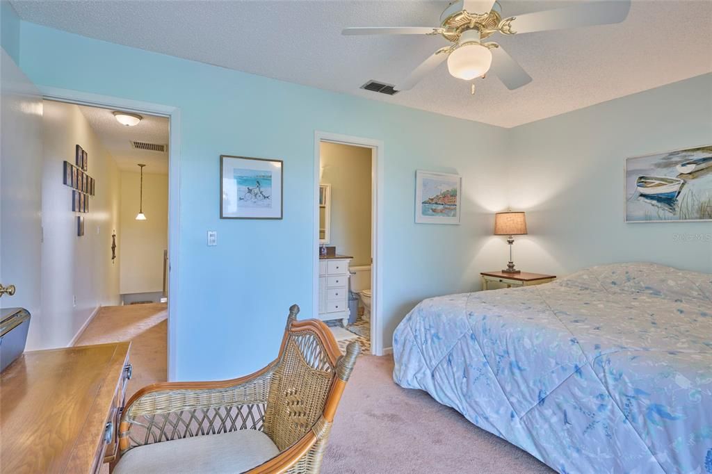 待售: $159,900 (2 贝兹, 2 浴室, 1136 平方英尺)