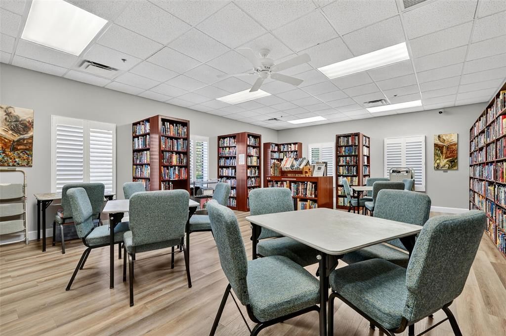 For Sale: $410,000 (2 beds, 2 baths, 2200 Square Feet)