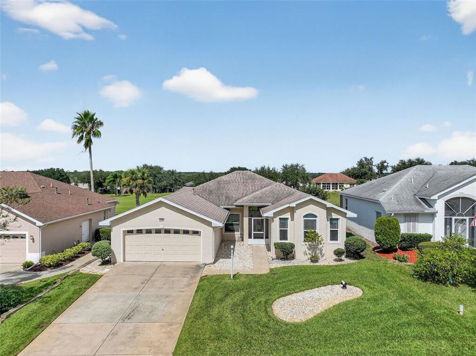 For Sale: $410,000 (2 beds, 2 baths, 2200 Square Feet)