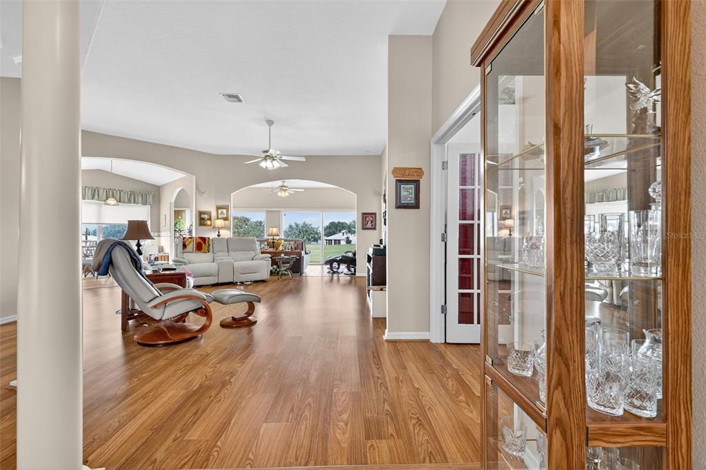 For Sale: $410,000 (2 beds, 2 baths, 2200 Square Feet)