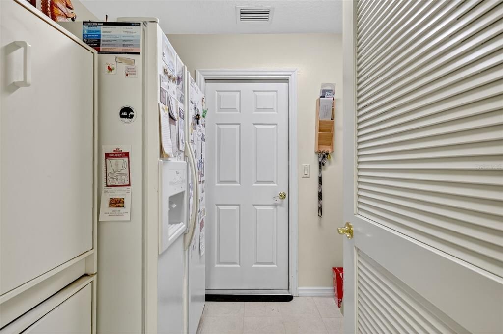 For Sale: $410,000 (2 beds, 2 baths, 2200 Square Feet)