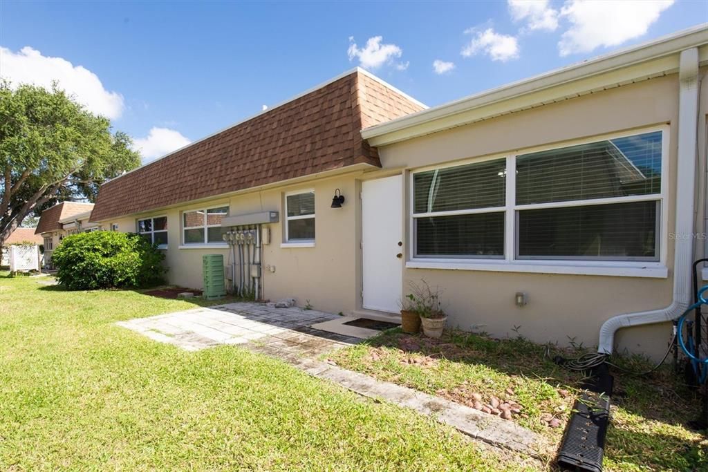 На продажу: $105,000 (1 спален, 1 ванн, 902 Квадратных фут)