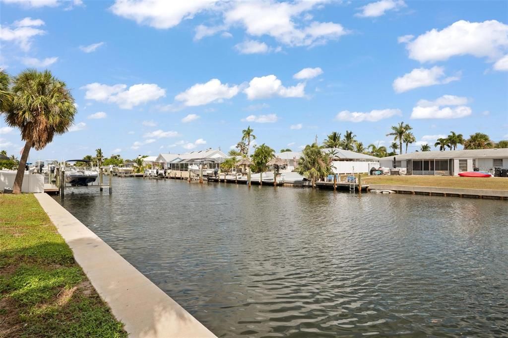 На продажу: $725,000 (0.21 acres)