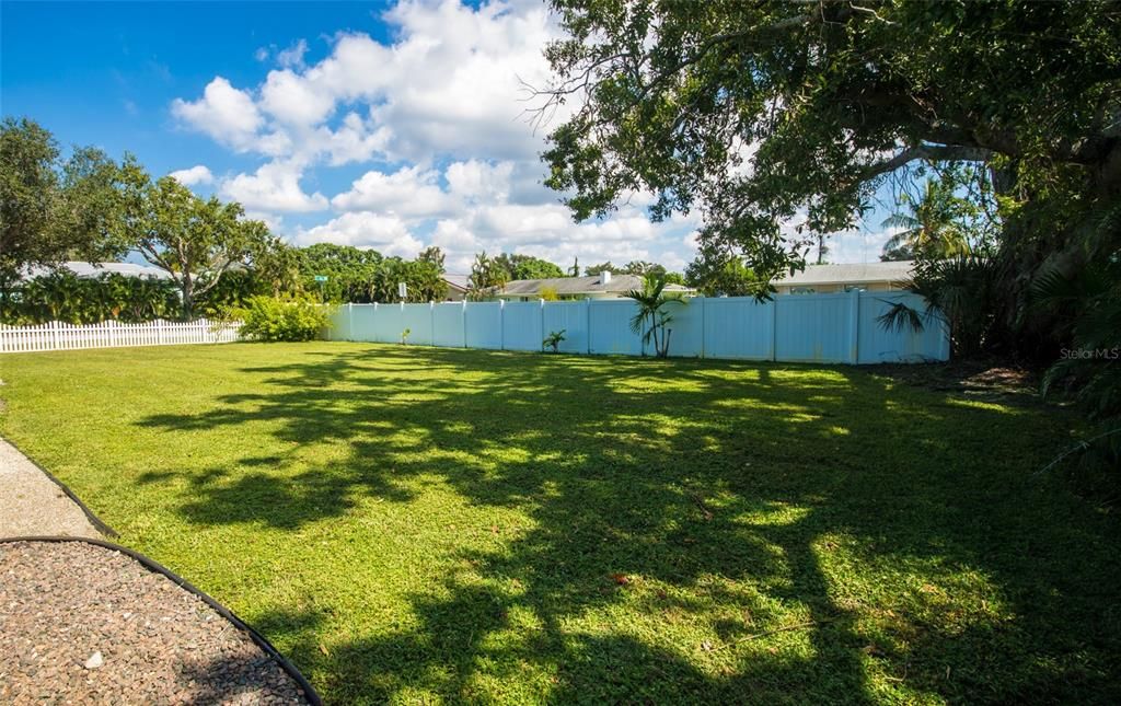 For Sale: $775,000 (3 beds, 2 baths, 1438 Square Feet)