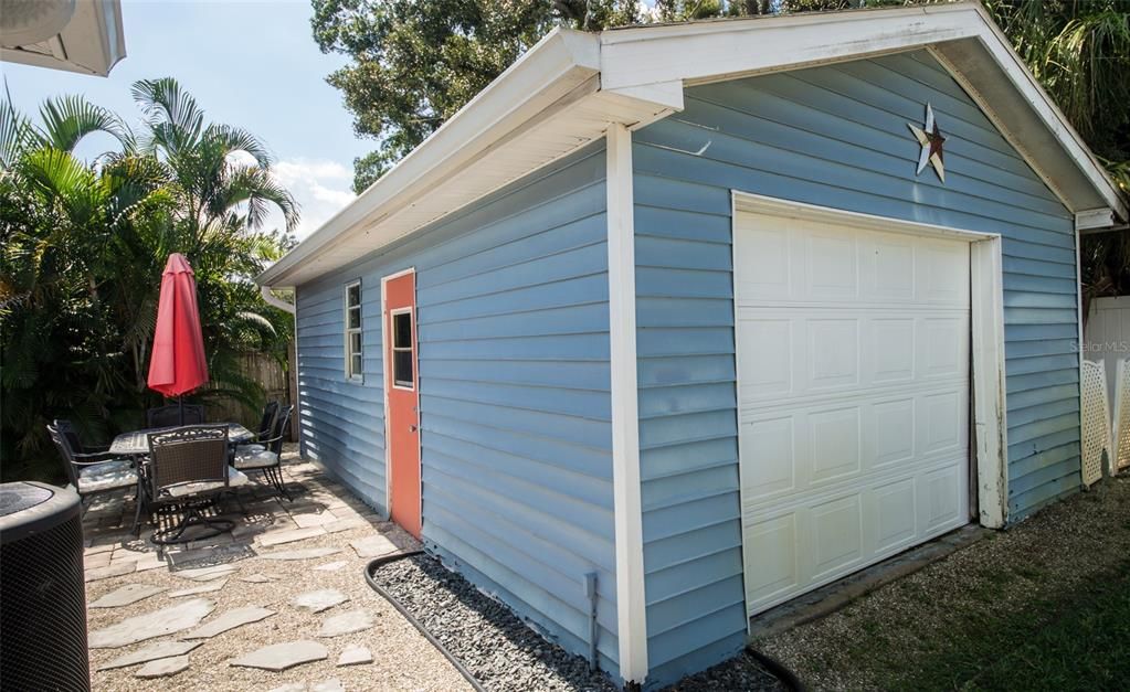 For Sale: $775,000 (3 beds, 2 baths, 1438 Square Feet)