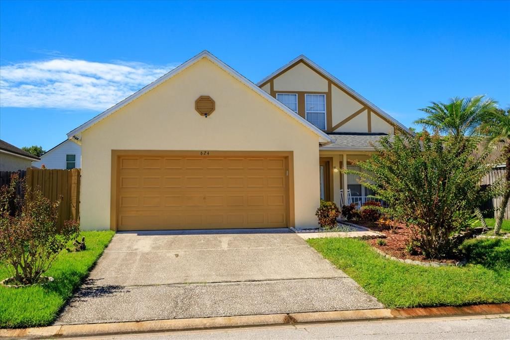 合同活跃: $315,000 (4 贝兹, 2 浴室, 1396 平方英尺)