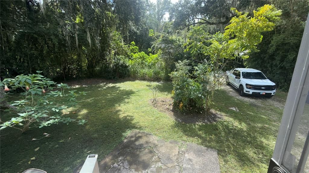 出租: $1,200 (2 贝兹, 1 浴室, 900 平方英尺)