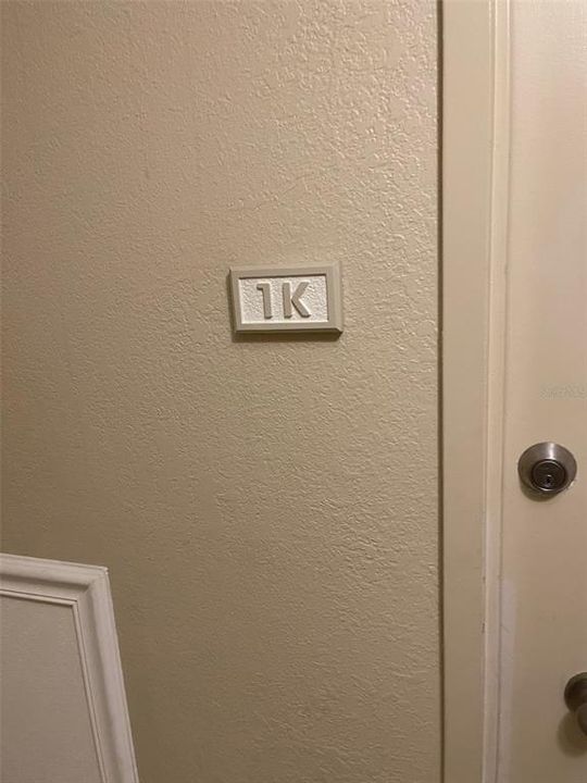 待售: $140,000 (1 贝兹, 1 浴室, 714 平方英尺)