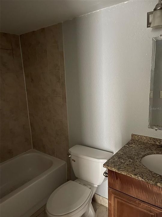 待售: $140,000 (1 贝兹, 1 浴室, 714 平方英尺)