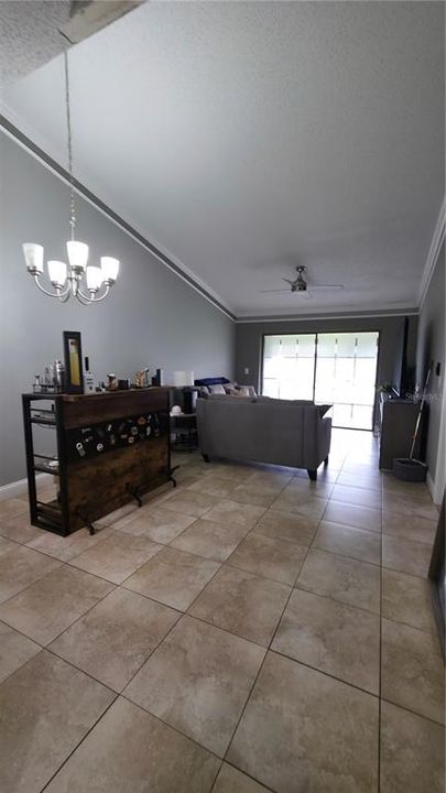 Activo con contrato: $1,750 (3 camas, 2 baños, 1214 Pies cuadrados)