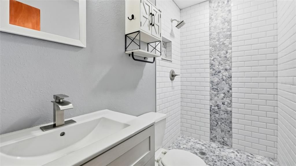 For Sale: $349,500 (3 beds, 2 baths, 1097 Square Feet)