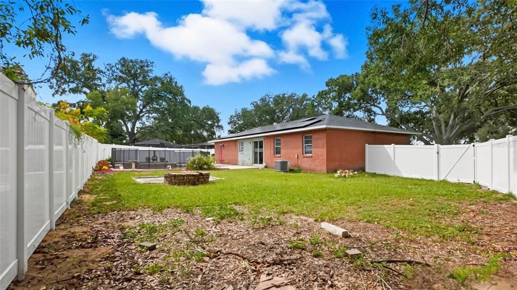 For Sale: $349,500 (3 beds, 2 baths, 1097 Square Feet)