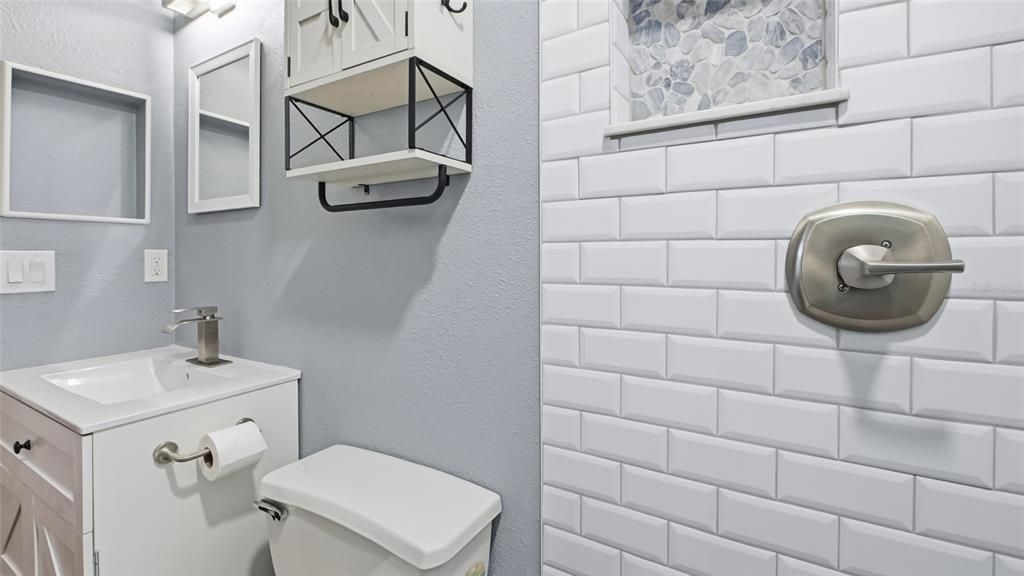 For Sale: $349,500 (3 beds, 2 baths, 1097 Square Feet)