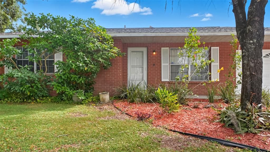 For Sale: $349,500 (3 beds, 2 baths, 1097 Square Feet)