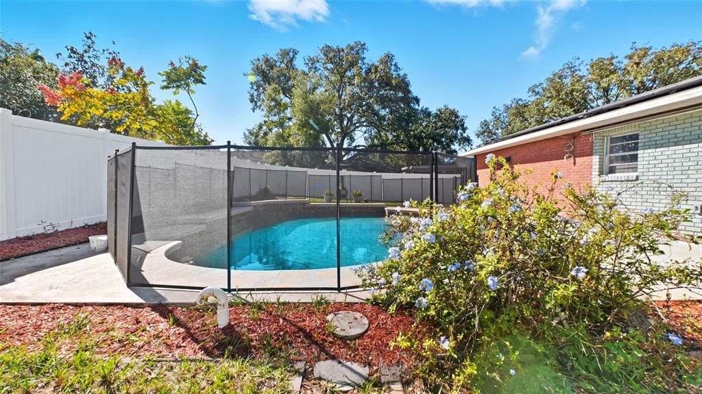 For Sale: $349,500 (3 beds, 2 baths, 1097 Square Feet)