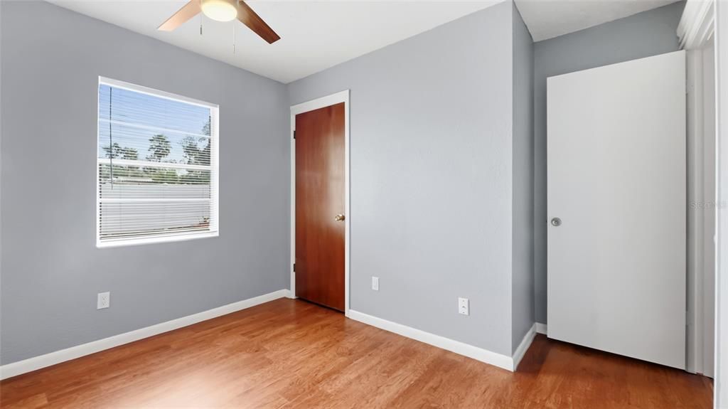 For Sale: $349,500 (3 beds, 2 baths, 1097 Square Feet)