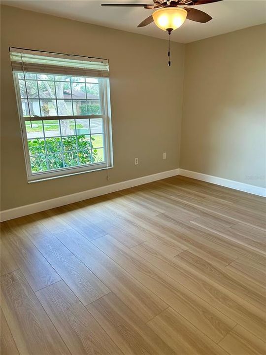 合同活跃: $336,000 (3 贝兹, 2 浴室, 1506 平方英尺)