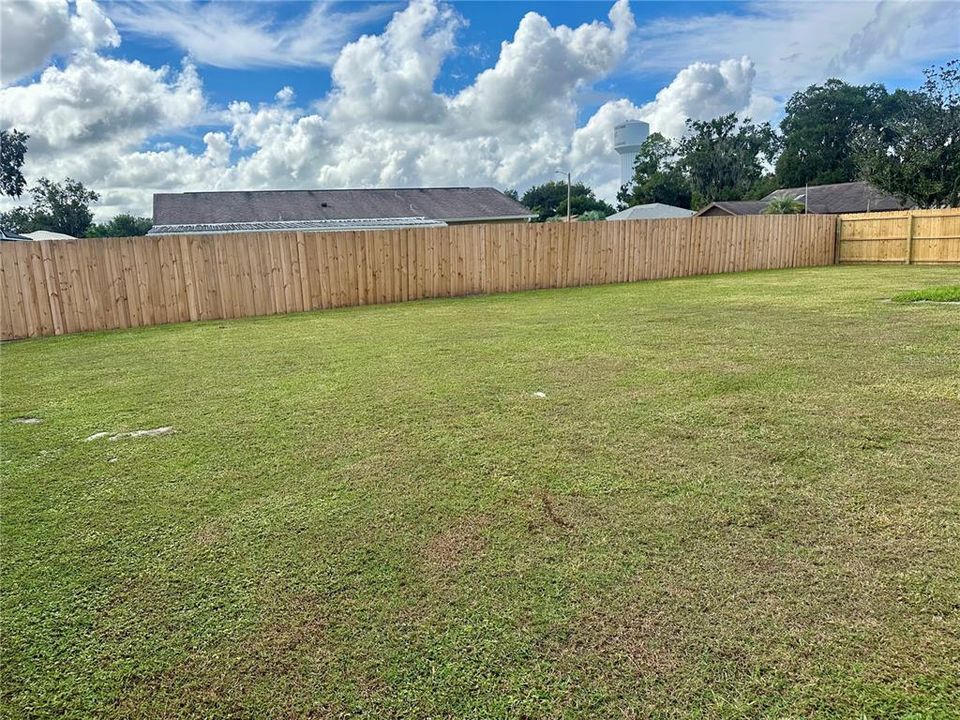 合同活跃: $336,000 (3 贝兹, 2 浴室, 1506 平方英尺)