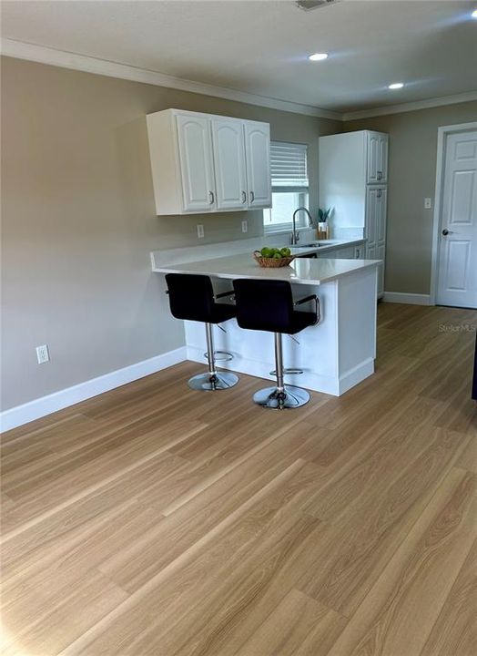 合同活跃: $336,000 (3 贝兹, 2 浴室, 1506 平方英尺)