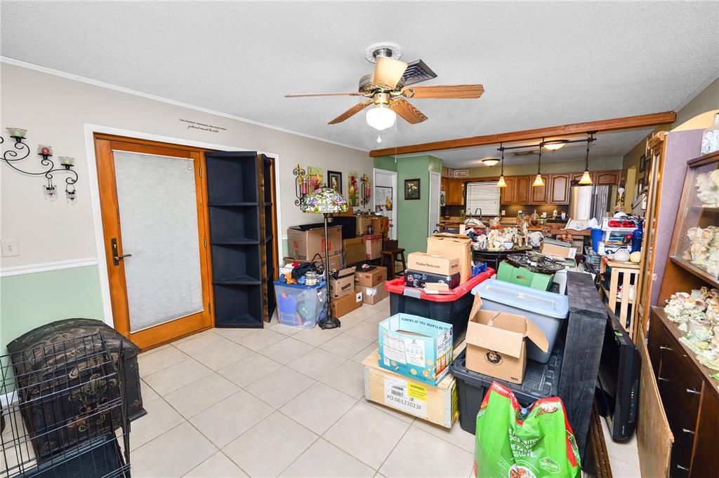 En Venta: $399,000 (3 camas, 2 baños, 1684 Pies cuadrados)