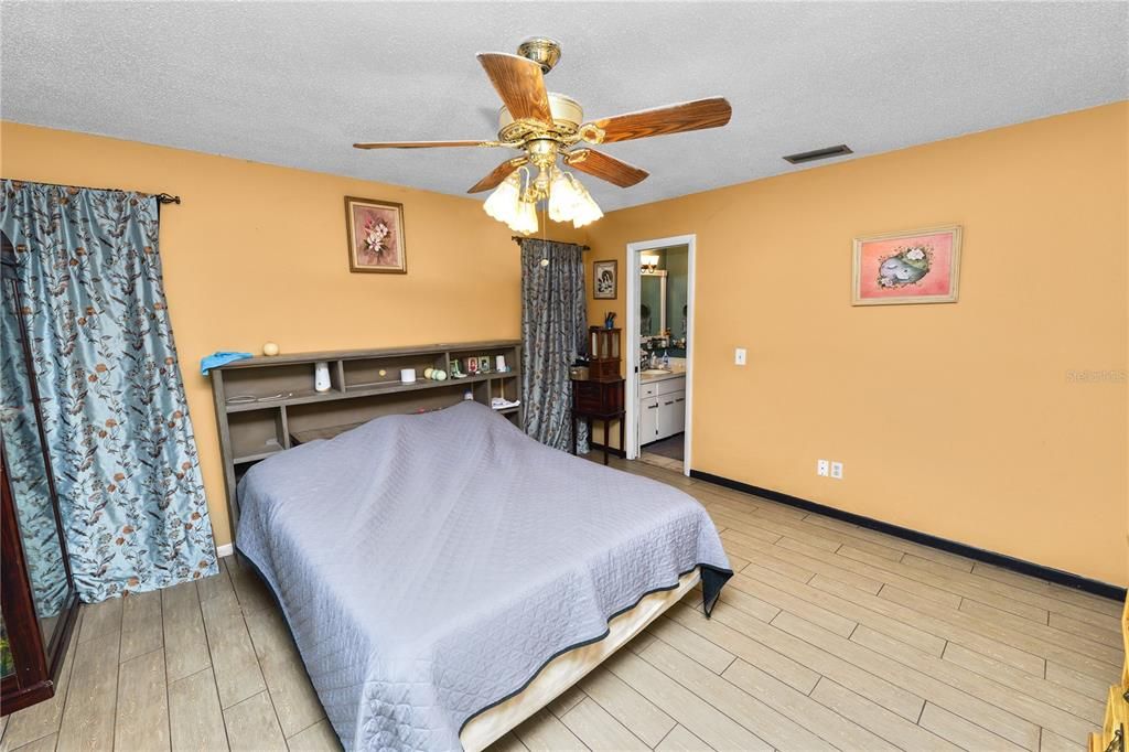 En Venta: $399,000 (3 camas, 2 baños, 1684 Pies cuadrados)