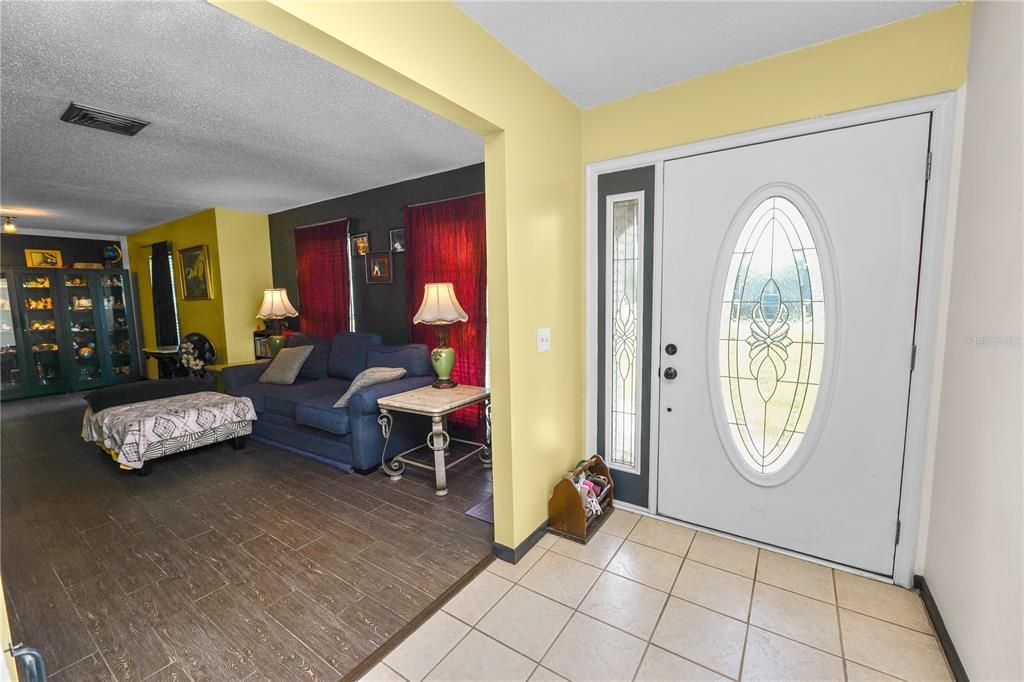 En Venta: $399,000 (3 camas, 2 baños, 1684 Pies cuadrados)