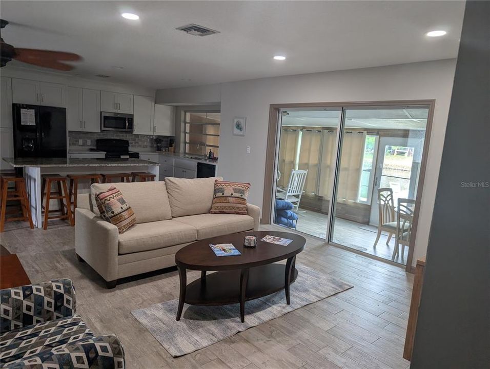 待售: $475,000 (3 贝兹, 2 浴室, 1344 平方英尺)