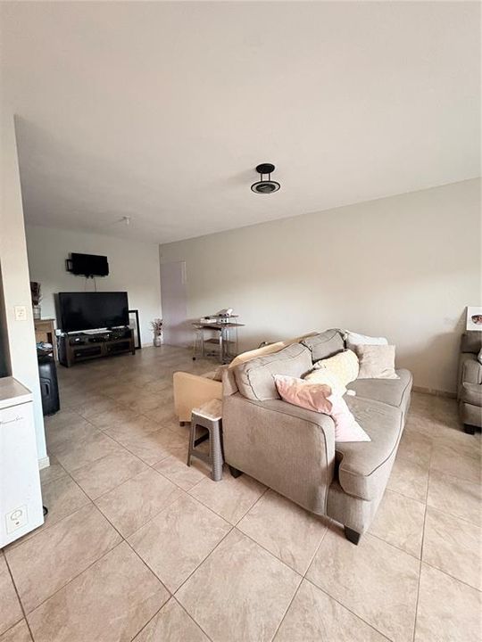 На продажу: $485,000 (14 спален, 6 ванн, 0 Квадратных фут)