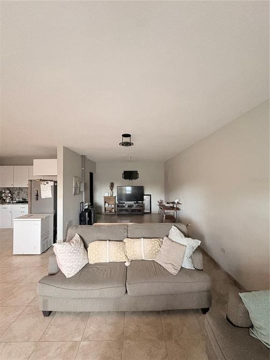 На продажу: $485,000 (14 спален, 6 ванн, 0 Квадратных фут)