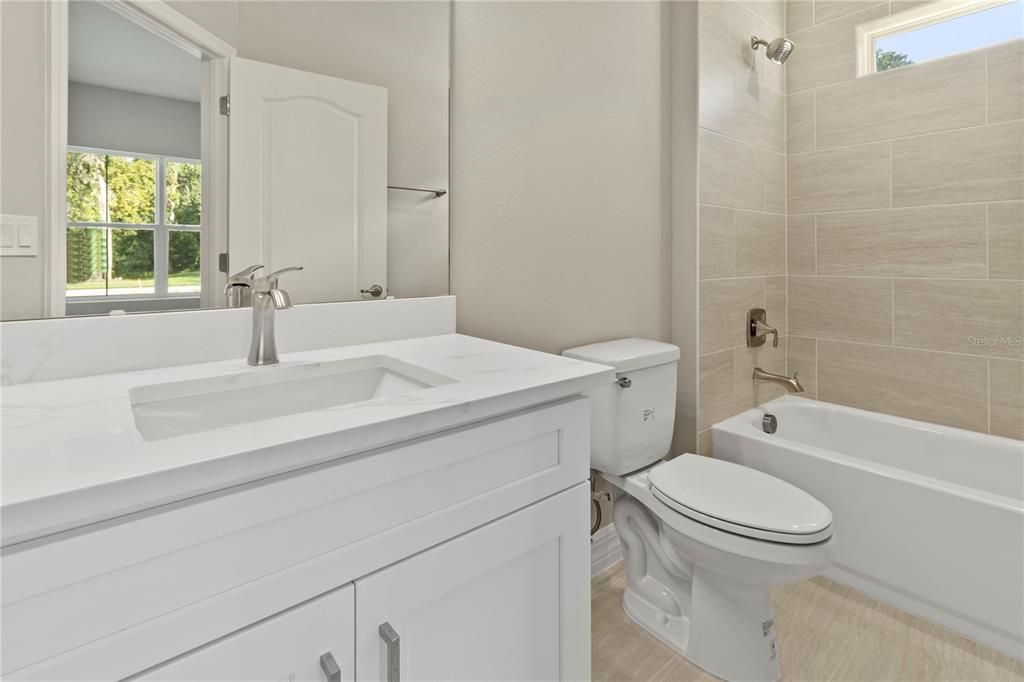 En Venta: $374,900 (4 camas, 3 baños, 1990 Pies cuadrados)