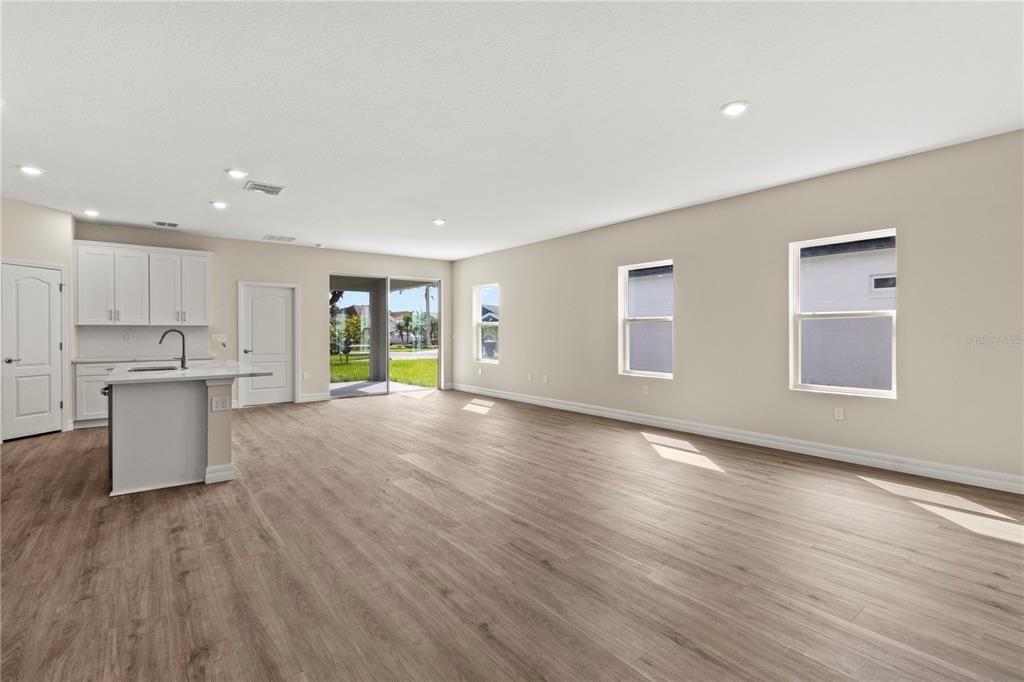 For Sale: $374,900 (4 beds, 3 baths, 1990 Square Feet)