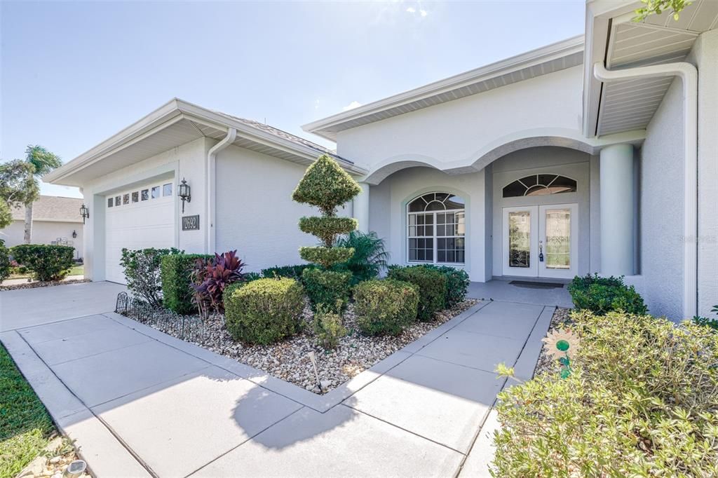 For Sale: $564,900 (3 beds, 2 baths, 2533 Square Feet)