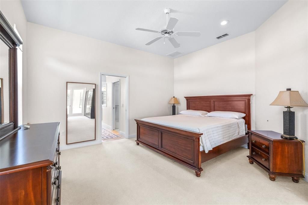 For Sale: $564,900 (3 beds, 2 baths, 2533 Square Feet)