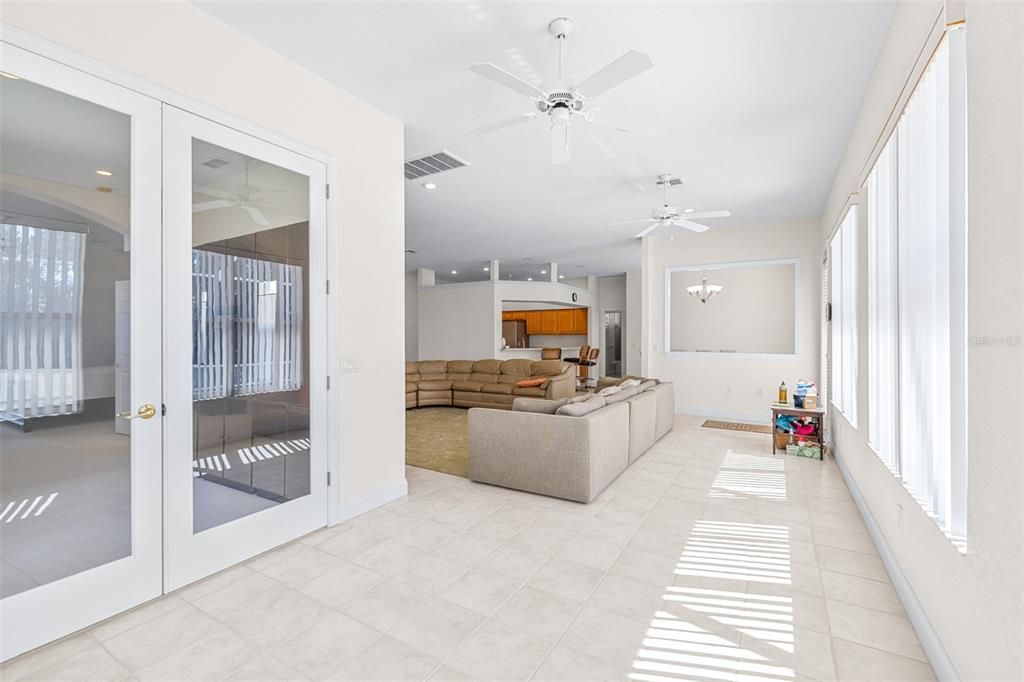 For Sale: $564,900 (3 beds, 2 baths, 2533 Square Feet)