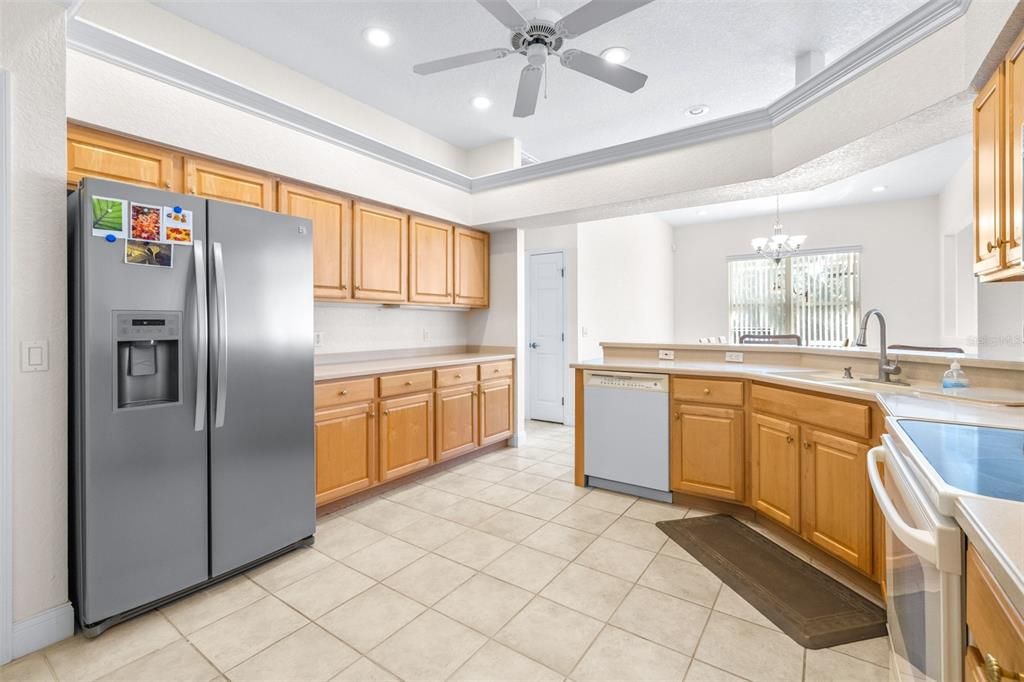 For Sale: $564,900 (3 beds, 2 baths, 2533 Square Feet)