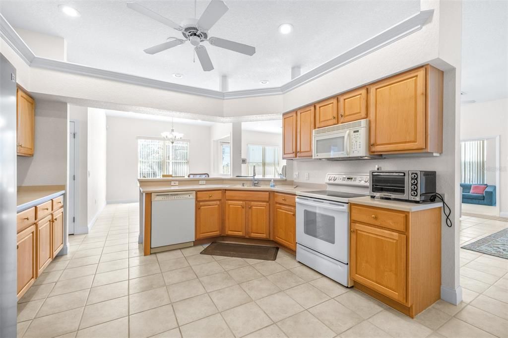 For Sale: $564,900 (3 beds, 2 baths, 2533 Square Feet)