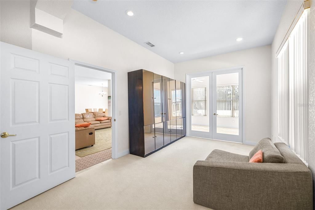 For Sale: $564,900 (3 beds, 2 baths, 2533 Square Feet)