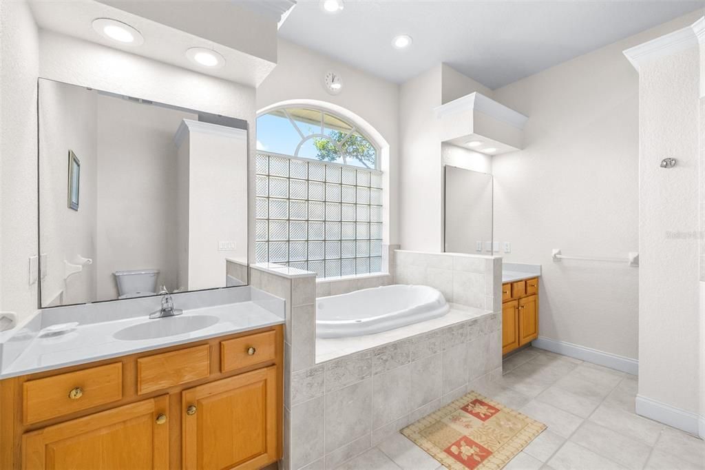 For Sale: $564,900 (3 beds, 2 baths, 2533 Square Feet)