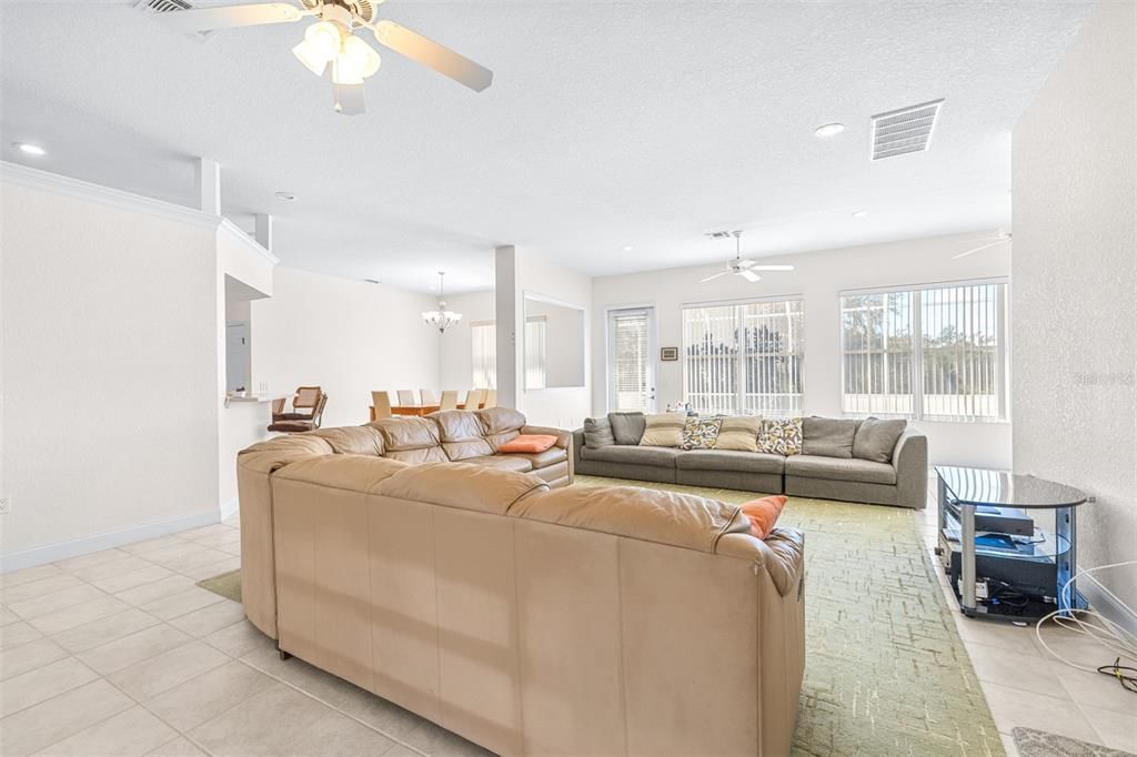 For Sale: $564,900 (3 beds, 2 baths, 2533 Square Feet)