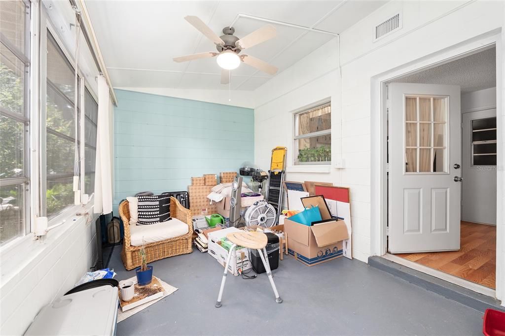 For Sale: $127,000 (2 beds, 2 baths, 1196 Square Feet)