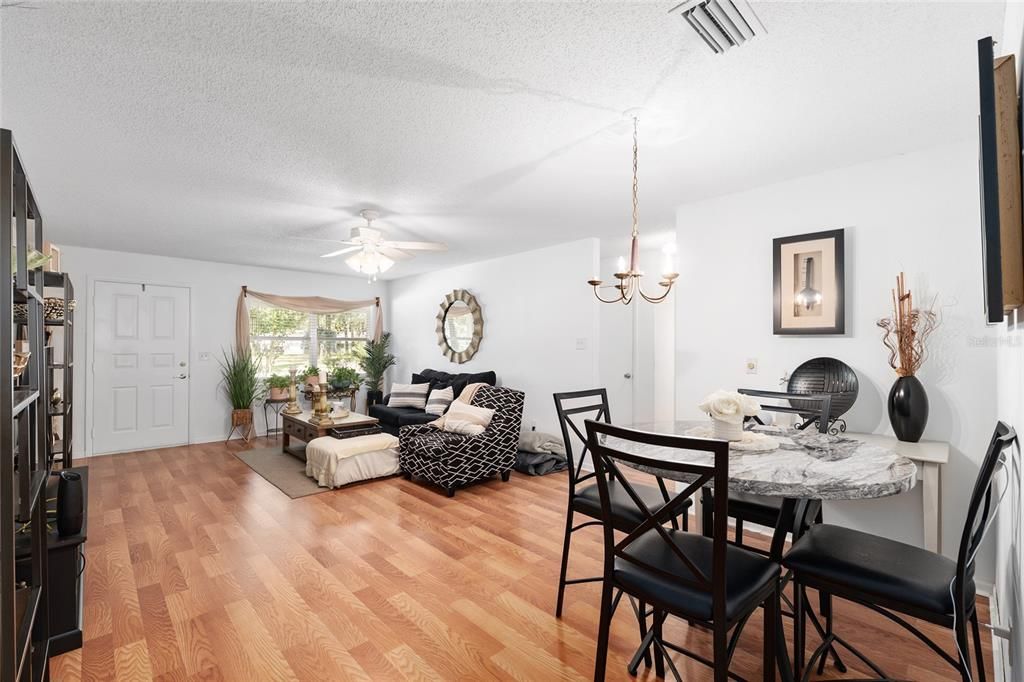 For Sale: $127,000 (2 beds, 2 baths, 1196 Square Feet)