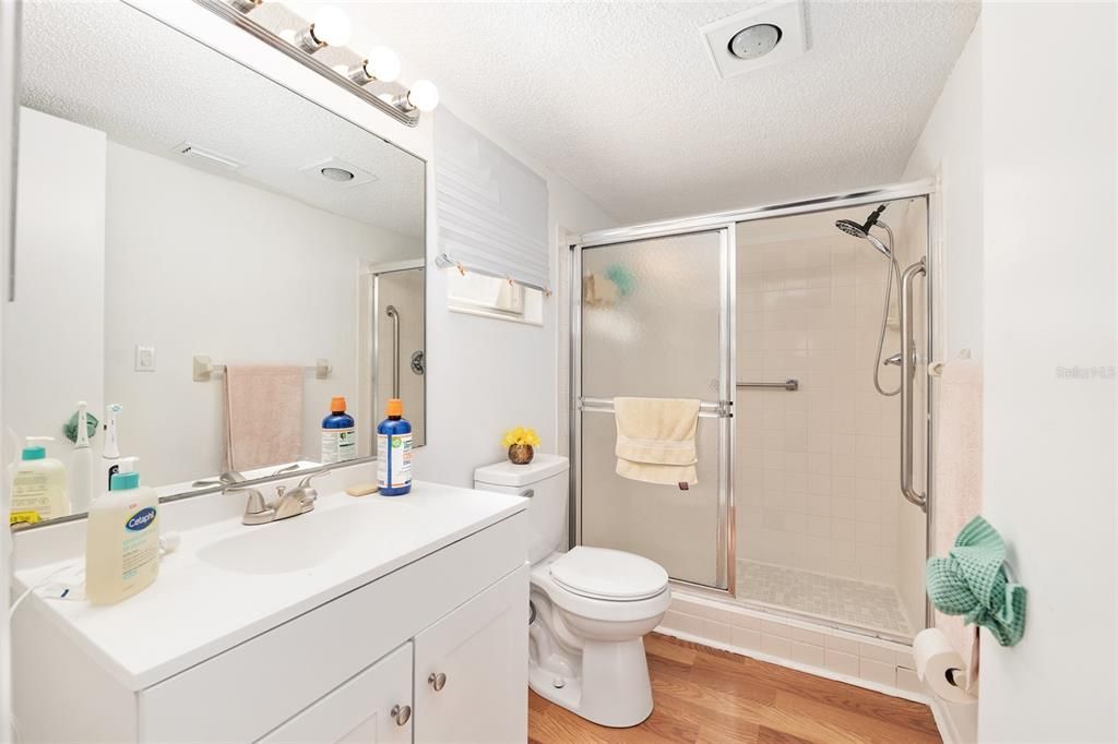 For Sale: $127,000 (2 beds, 2 baths, 1196 Square Feet)