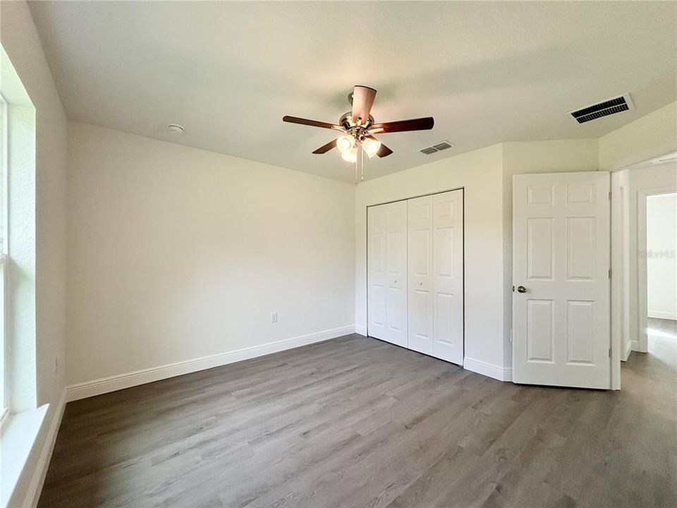 合同活跃: $225,900 (3 贝兹, 2 浴室, 1317 平方英尺)