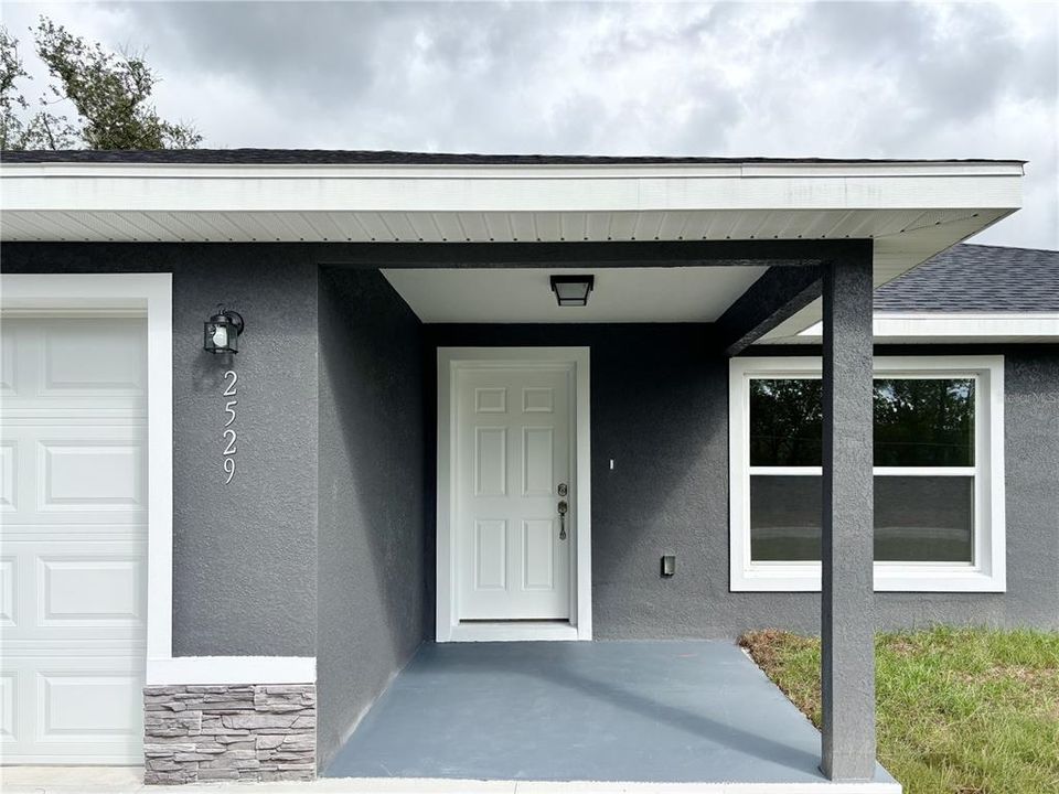 合同活跃: $225,900 (3 贝兹, 2 浴室, 1317 平方英尺)