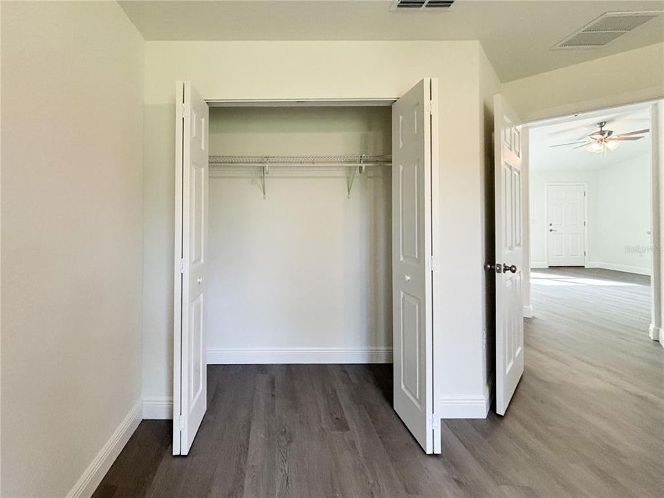 合同活跃: $225,900 (3 贝兹, 2 浴室, 1317 平方英尺)